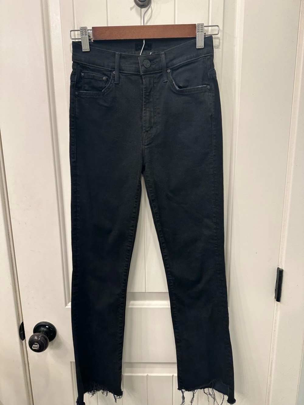 MOTHER The Insider Crop Step Fray Jeans Not Guilty Black 24